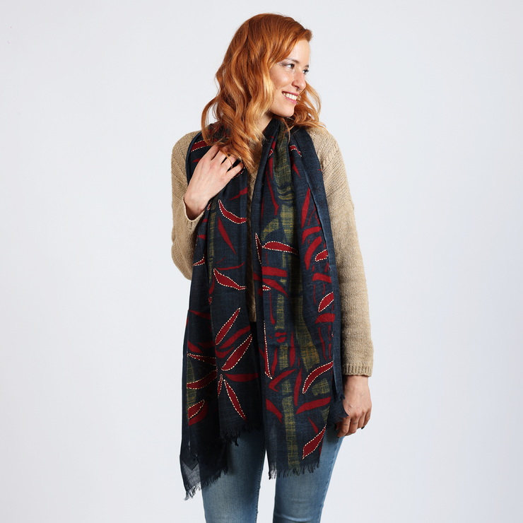 Bambù - embroidered wool scarf