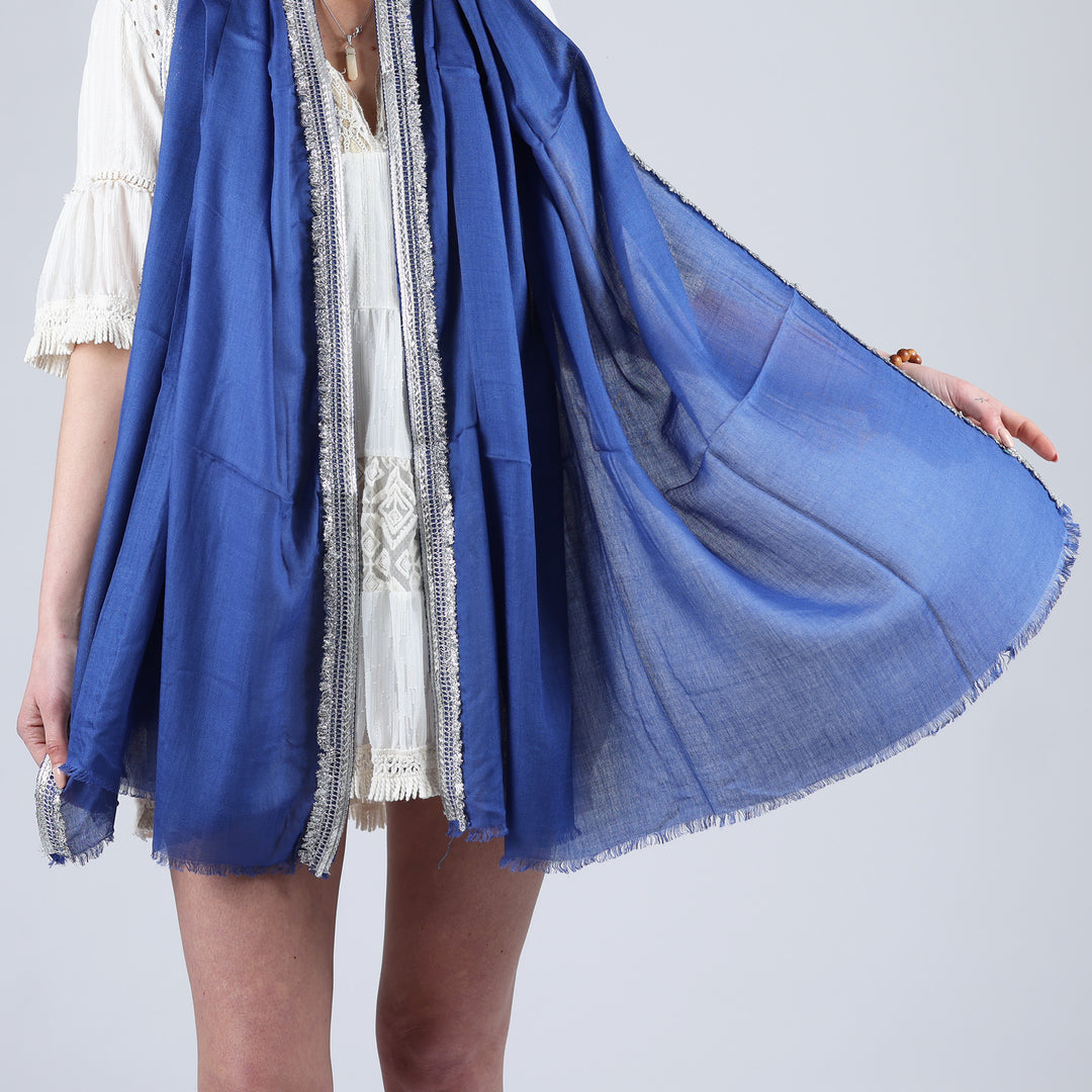 Colors - sciarpa in modal/seta con bordini ricamati