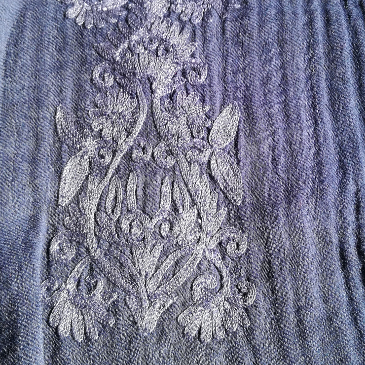Vera - Embroidered wool scarf