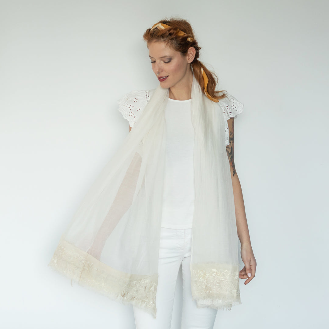 Gaia - Sciarpa unita con bande ricamate