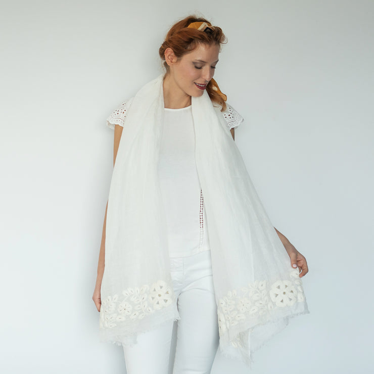 Gipsy - Plain scarf with embroidery