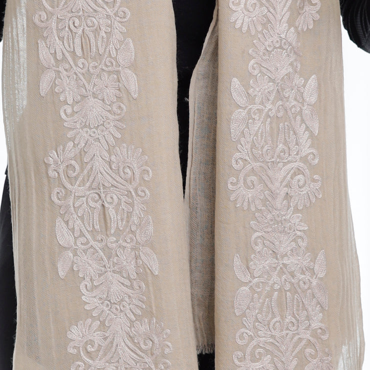 Vera - Embroidered wool scarf